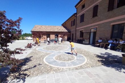 Hopscotch in Cascina Sereni.