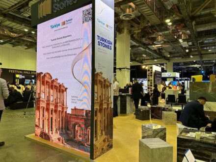 The association used its stand at the festival in Singapore in the Marina Bay Sands Hotel for promotion. Photo: İMİB