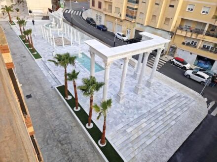 Der Almeria-Platz in der Stadt Macael.