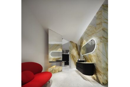 “Stone Henge Garden.“ Design: ZENG Jianlong, Company: J & S Marble.