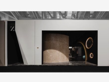 “The Pupil.“ Design: Sunshine Wong (Seven Construct Space Design). Company: Stoneart China.