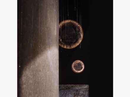 “The Pupil.“ Design: Sunshine Wong (Seven Construct Space Design). Company: Stoneart China.