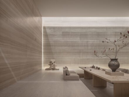 “Pure.“ Design: Zhao Rui (V2Gether Design Co.). Company: Fujian Hanrong Stone.
