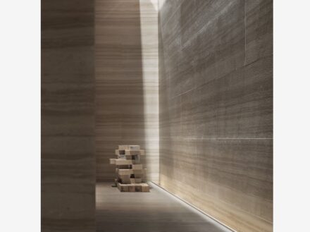 “Pure.“ Design: Zhao Rui (V2Gether Design Co.). Company: Fujian Hanrong Stone.