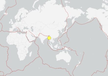 Das Erdbeben vom 28. März in Myanmar und die Verteilung der Erdplatten.