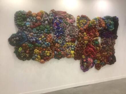 Samuel Nnorom: „After the Pandemic“, 2021, African wax paint fabric. Primo Marella Gallery Milan/Lugano.