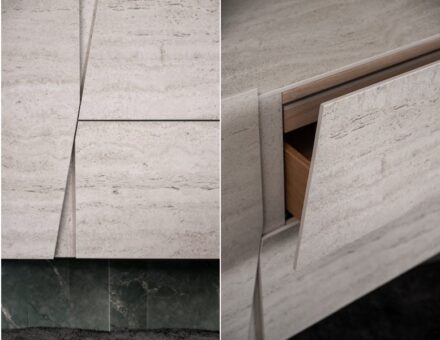 Die Designer Melanie Victoria Kirchgeorg und Martin Winkler von Lavisio entschieden sich für Dekton Marmorino für die Bekleidung eines Sideboards mit integrierter Cocktailbar und die Oberfläche der Beistelltische.