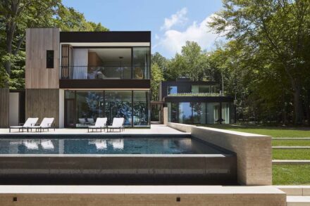 Meadow Lane Retreat, Lakeside, Michigan. Architect: Wheeler Kearns Architects; Stone Supplier: Lurvey; Stone Quarry: Kamen-Pazin; Stone Installer: Bokon Masonry; Stone used: Giallo d’Istria limestone.