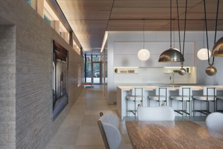 Meadow Lane Retreat, Lakeside, Michigan. Architect: Wheeler Kearns Architects; Stone Supplier: Lurvey; Stone Quarry: Kamen-Pazin; Stone Installer: Bokon Masonry; Stone used: Giallo d’Istria limestone. 