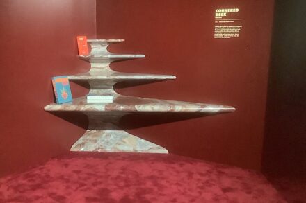 Citco, Ron Arad: “Cornered Desk.“