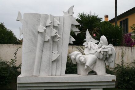 Sculpture “Serenata 2005“ by Rinaldo Bigi, Pietrasanta.