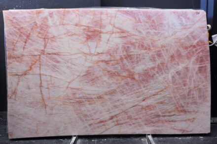 Im STONE FINDER: Quarzit Cristallo Pink, Brasilien.