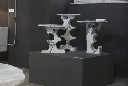 White Carrara 2025: „Lunae Table,“ Rima Design. Photo: Enrico Amici