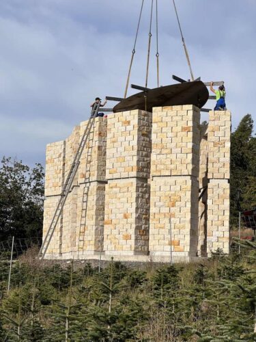Christoph Hesse Architects: “Open mountain chapel.”