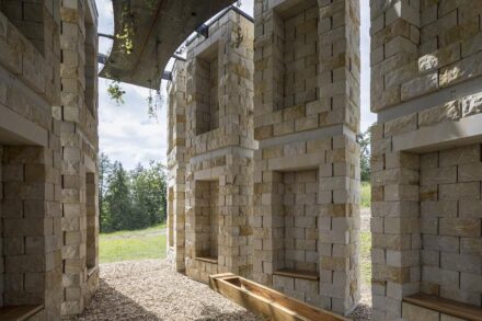 Christoph Hesse Architects: “Open mountain chapel.”
