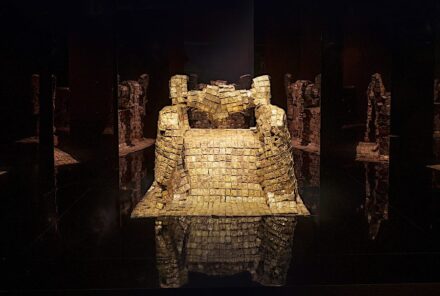Blick in die Ausstellung. Foto: Alice Sidoli / Institut du Monde Arabe