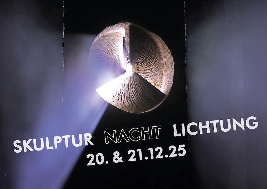 Plakat der „Skulptur Nacht Lichtung“.