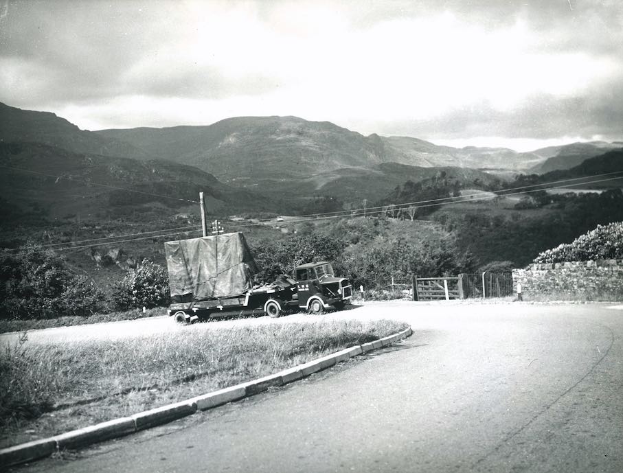 LMS van transporting an “Elephant“ case to Manod quarry during the Second World War, January 08, 1941. Unknown, 1941.