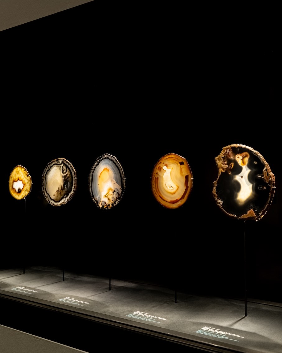 Exhibition view. © L'ÉCOLE, School of Jewelry Arts. Photo: Dylan Dubois