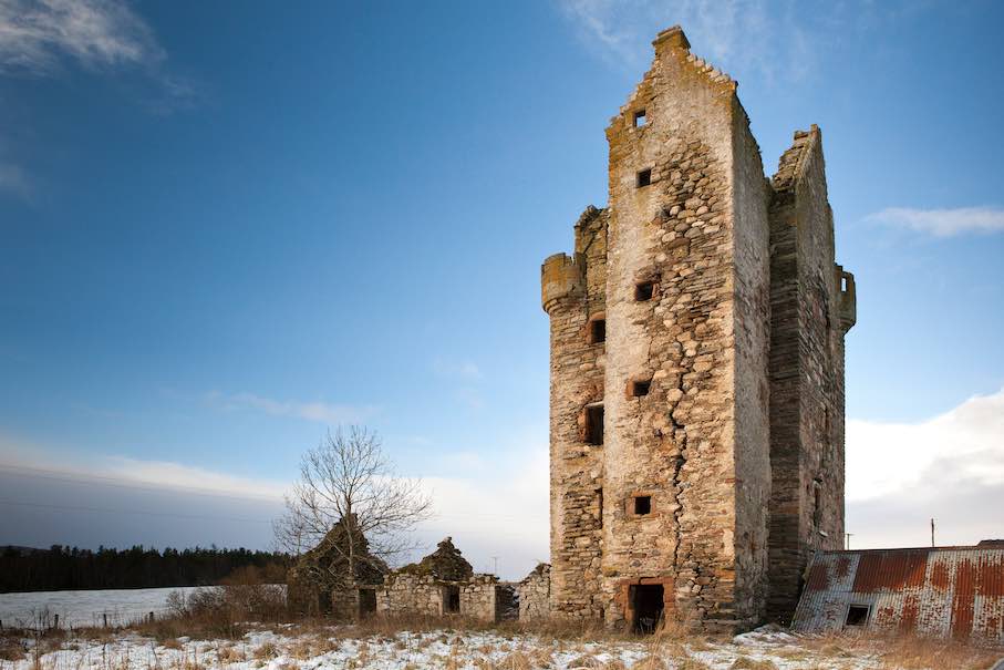 Der Fairburn Tower in Schottland.