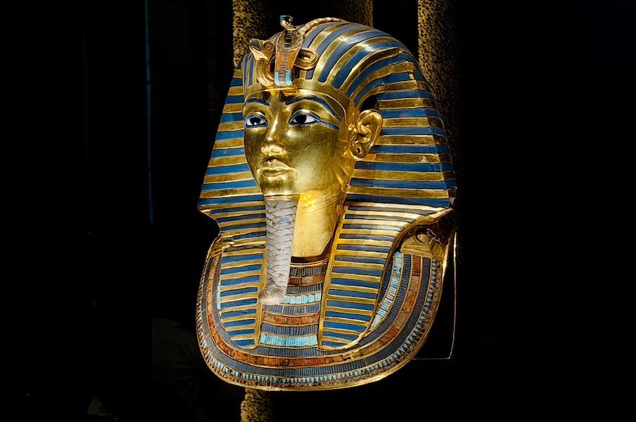 The Golden Mask is illuminated by 14 spotlights. Photo: ©Hassan Mahmoud