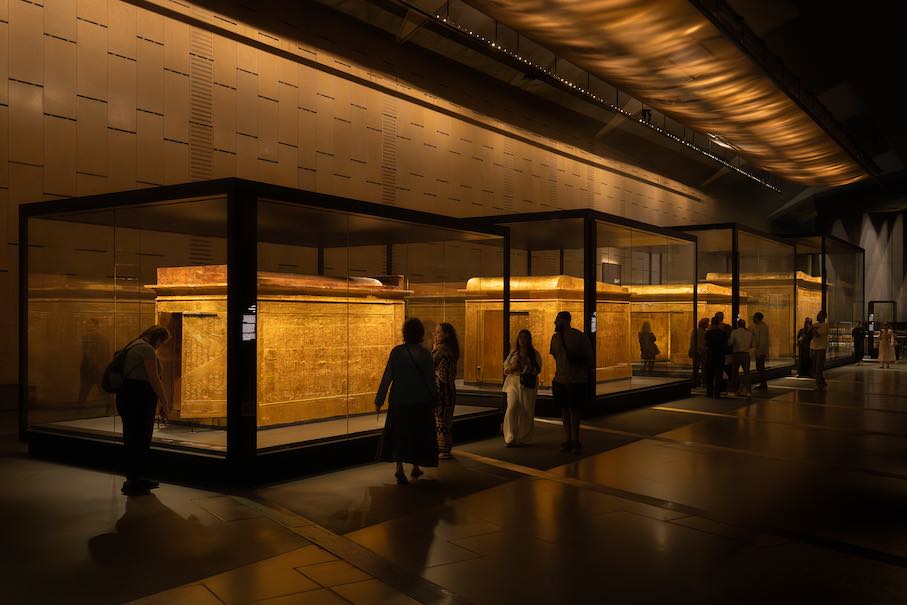 The funeral: shrines. Photo: ©Josef Sindelka