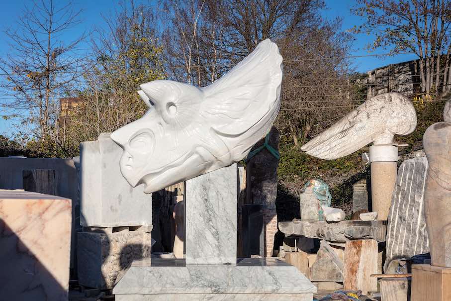 Der „Carrara Triceratops Skull, 2025“ im Atelier des Künstlers Foto: Richard Ivey
