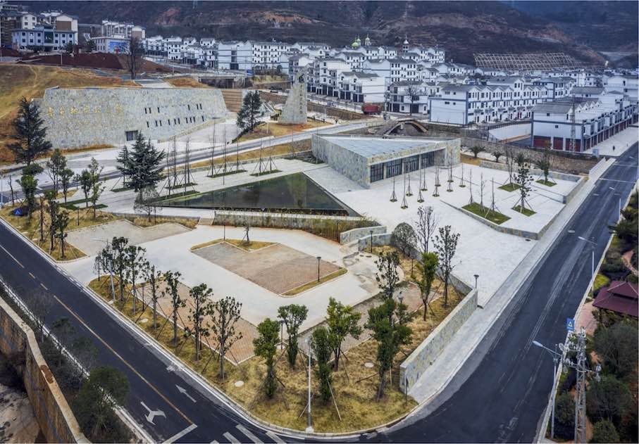 Gedenkstätte für die Opfer des Erdbebens von 2014 in der Stadt Longtoushan Town in China.