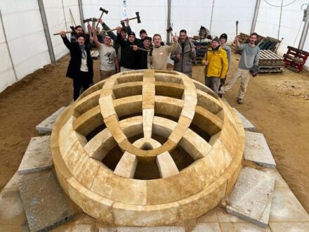 Im Projekt „Mass Piedra“ lernten französische Steinmetzlehrlinge in Spanien, die alten Prinzipien der Stereotomie zu verstehen und anzuwenden