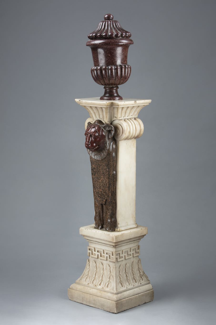 Salone Raritas: Brun Fine Art.