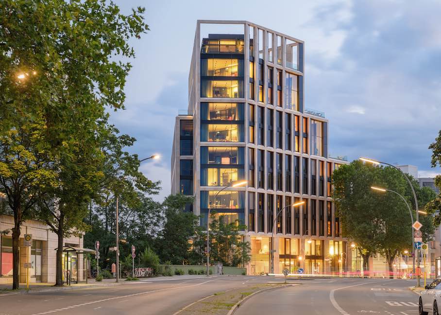 The new “B One” building of the Berlin Hyp real estate bank is a gateway structure on the edge of the Tiergarten park in Berlin