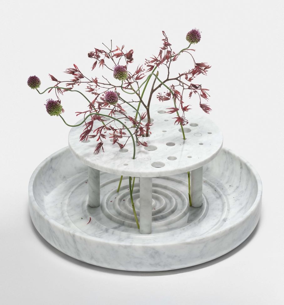 Plant Stand “Flower Carrara Island.“