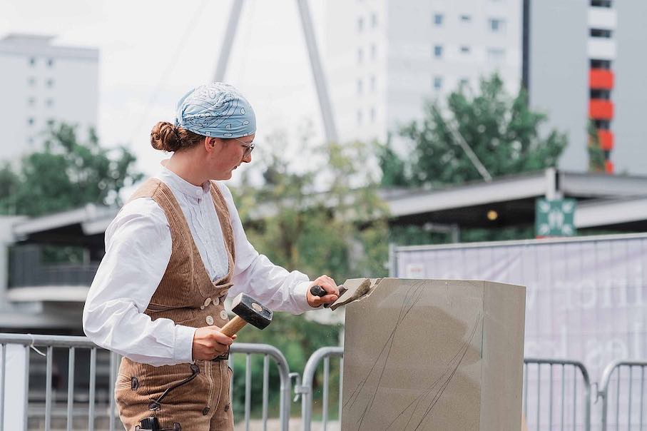 Stone+tec 2026: Wettbewerb der jungen Steinmetzinnen und Steinmetze.
