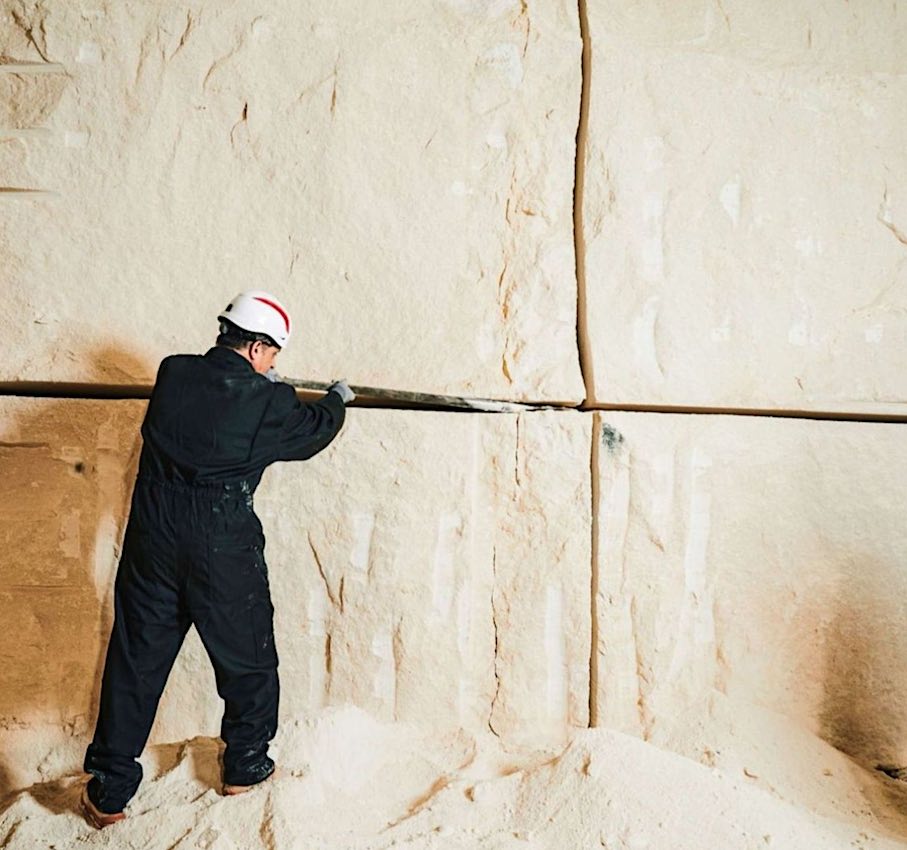 In the Grassi Pietre quarry.