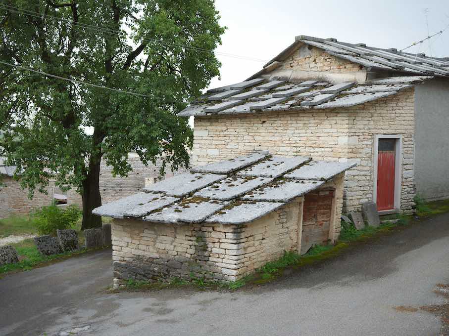 „On Stone – Learning from Lessinia”. Foto: Marmomac