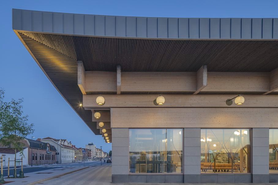 Der neue Bahnhof in Varberg in Schweden.