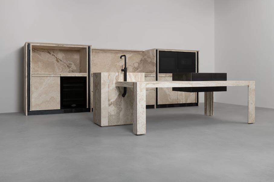 The “Fidia” kitchen from Italian Vaselli company.