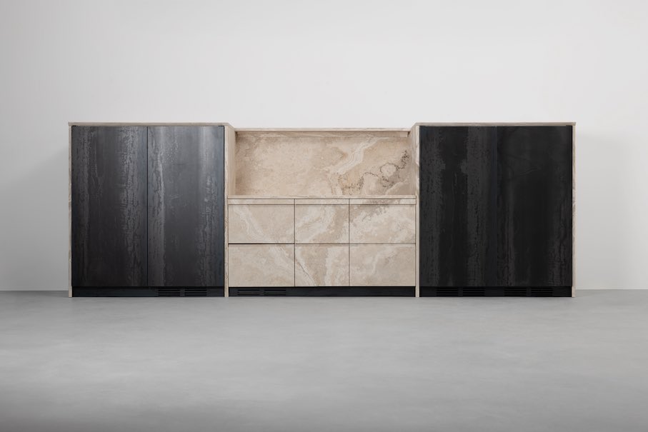 The “Fidia” kitchen from Italian Vaselli company.