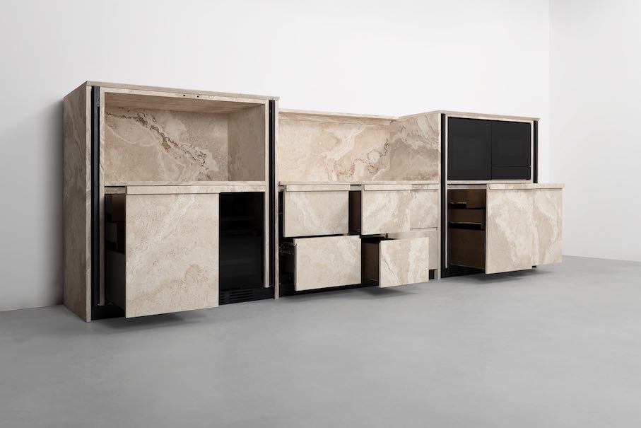 The “Fidia” kitchen from Italian Vaselli company.