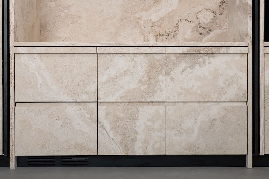 The “Fidia” kitchen from Italian Vaselli company.