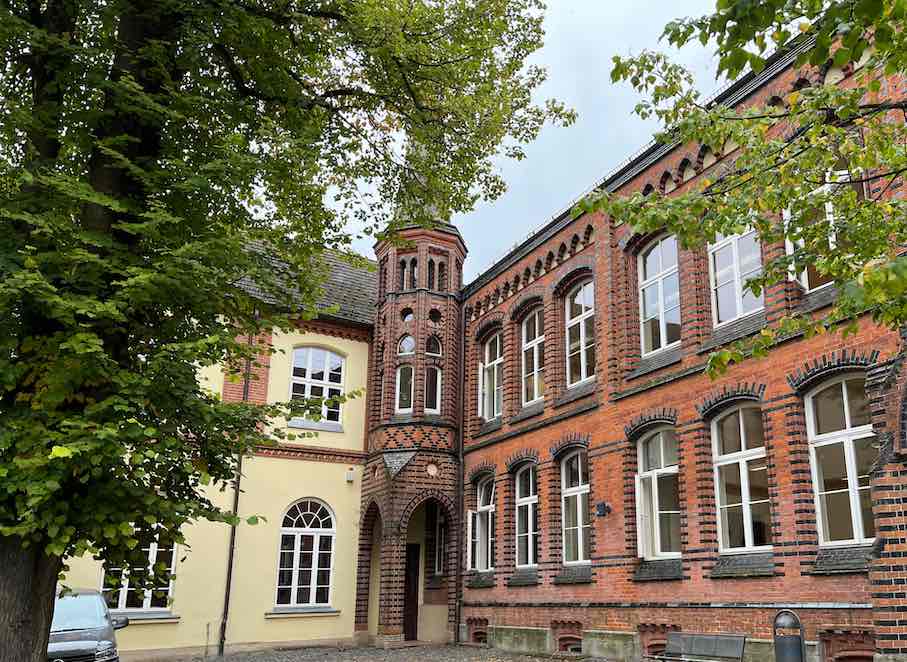 Die Geschwister-Scholl-Schule in Wismar.