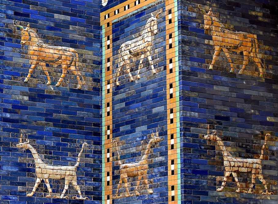 Ischtar Tor im Berliner Pergamonmuseum. Quelle: Wikimedia Commons / LBM1948, Osama Shukir Muhammed Amin FRCP(Glasg)